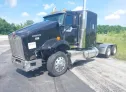 2011 KENWORTH  - Image 2.