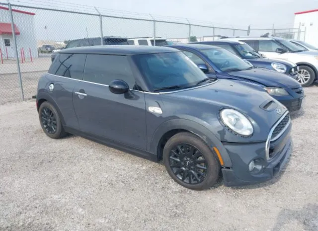 2017 MINI  - Image 1.