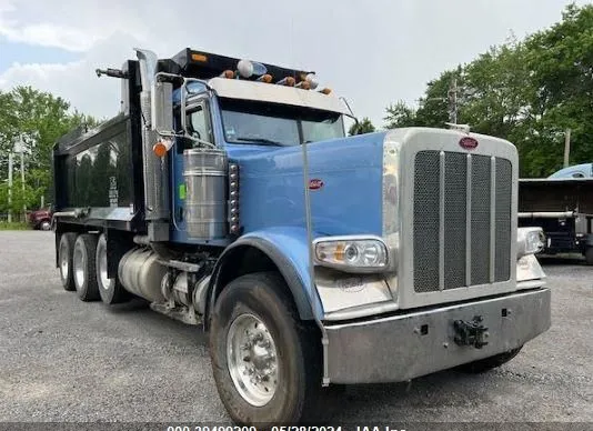 2022 PETERBILT  - Image 1.