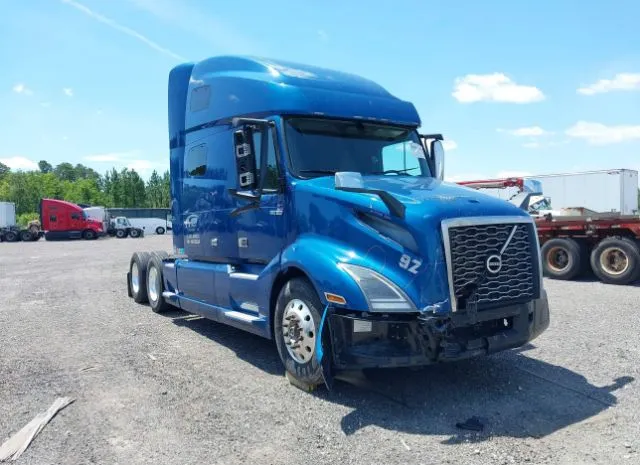 2019 VOLVO TRUCK  - Image 1.