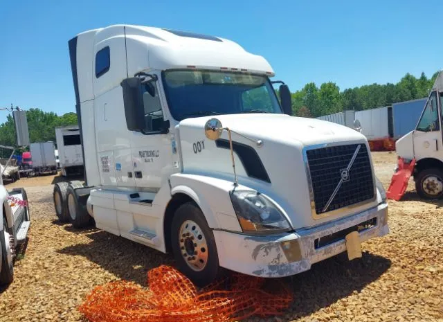 2013 VOLVO TRUCK  - Image 1.