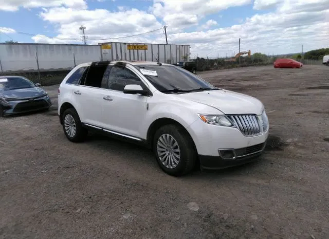 2011 LINCOLN  - Image 1.