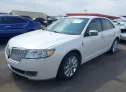 2010 LINCOLN  - Image 2.