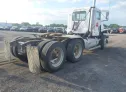 2000 FREIGHTLINER  - Image 4.