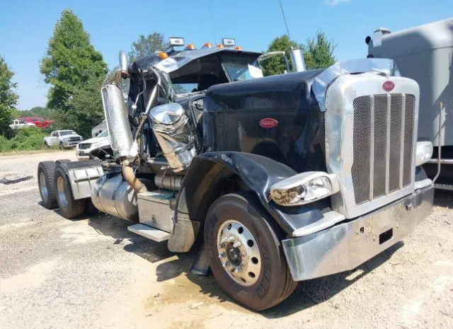 2011 PETERBILT  - Image 1.