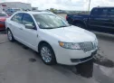 2011 LINCOLN  - Image 1.