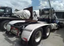 2005 PETERBILT  - Image 4.