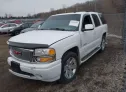 2004 GMC  - Image 2.