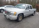 2004 GMC  - Image 2.