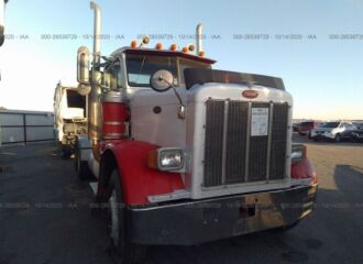  2001 PETERBILT  - Image 0.