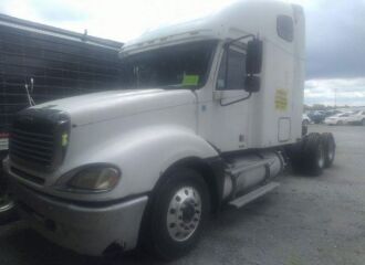  2005 FREIGHTLINER  - Image 0.