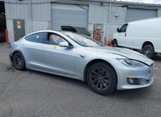  2017 TESLA  - Image 0.