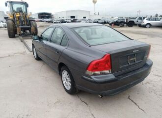  2003 VOLVO  - Image 0.