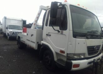  2005 NISSAN DIESEL  - Image 0.