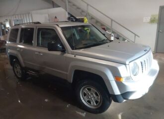  2011 JEEP  - Image 0.