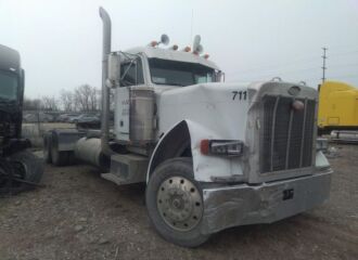  1996 PETERBILT  - Image 0.