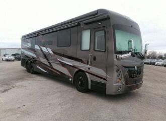  2024 FORETRAVEL MOTORHOME  - Image 0.