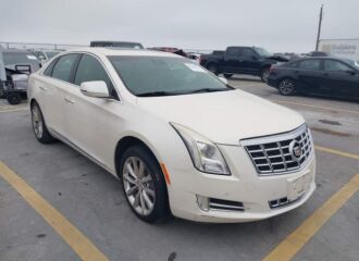  2013 CADILLAC  - Image 0.