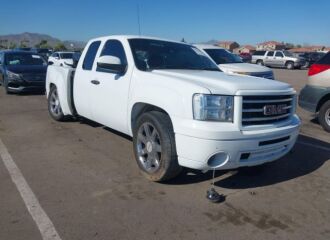  2013 GMC  - Image 0.