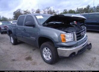  2011 GMC  - Image 0.