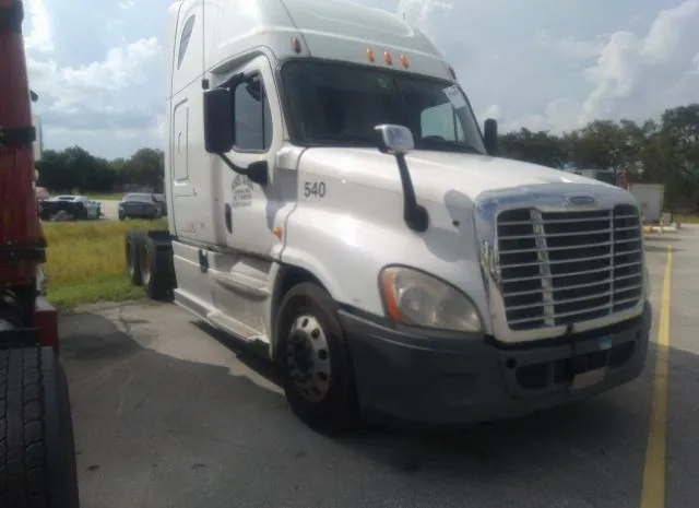 2013 FREIGHTLINER  - Image 1.