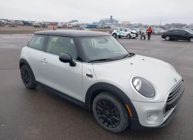 2019 MINI  - Image 1.