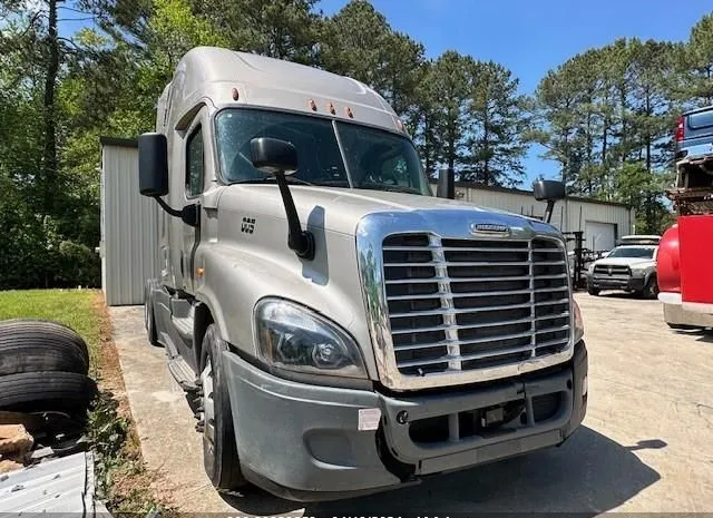 2015 FREIGHTLINER  - Image 1.