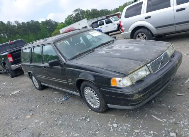 1995 VOLVO  - Image 1.